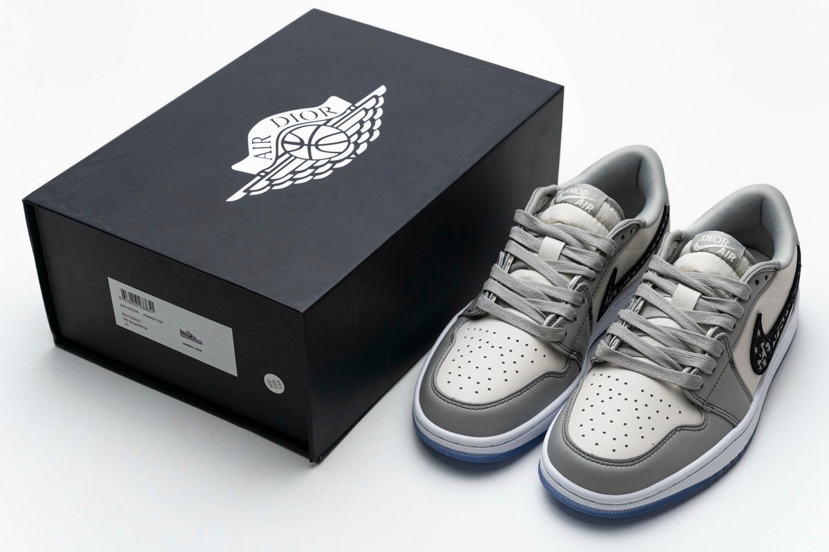 Air Jordan 1 Retro Low Dior CN8608-002 - Image 2