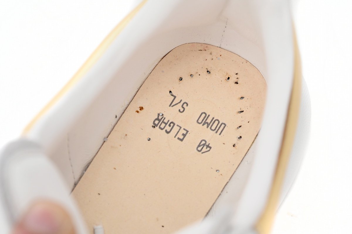 Alexander McQueen Sneaker Golden Tail - Image 4