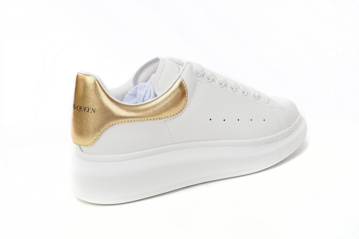 Alexander McQueen Sneaker Golden Tail - Image 9