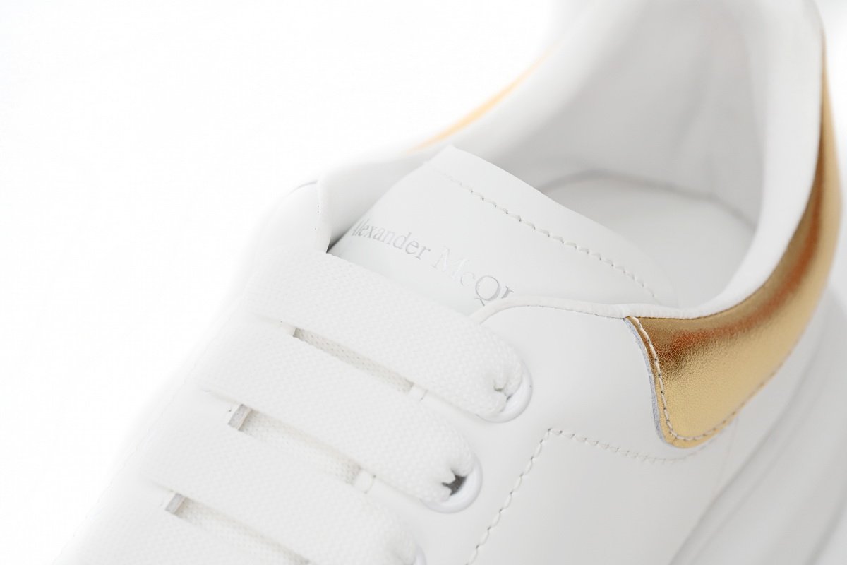 Alexander McQueen Sneaker Golden Tail - Image 11