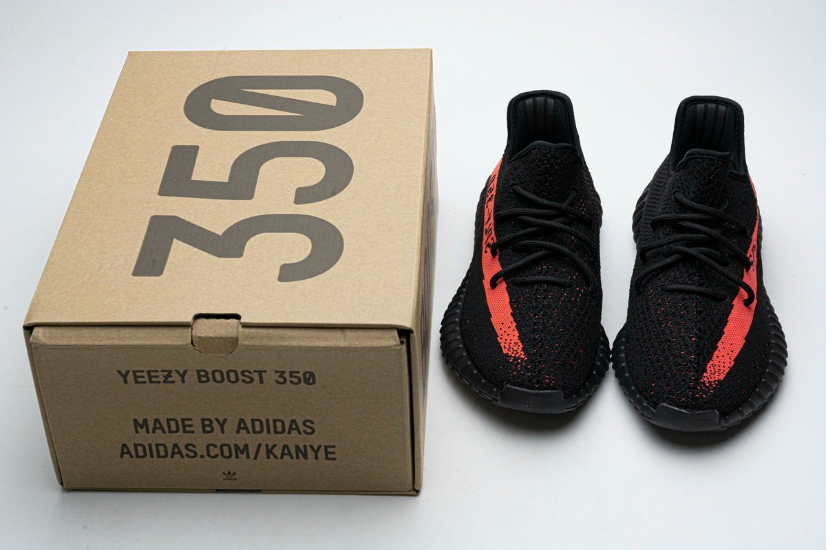 Dope sneakers Yeezy Boost 350 V2 Core Black Reps BY9612