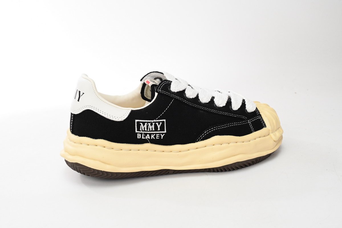 Mihara Yasuhiro Black And White Characters NO.784 - Image 10