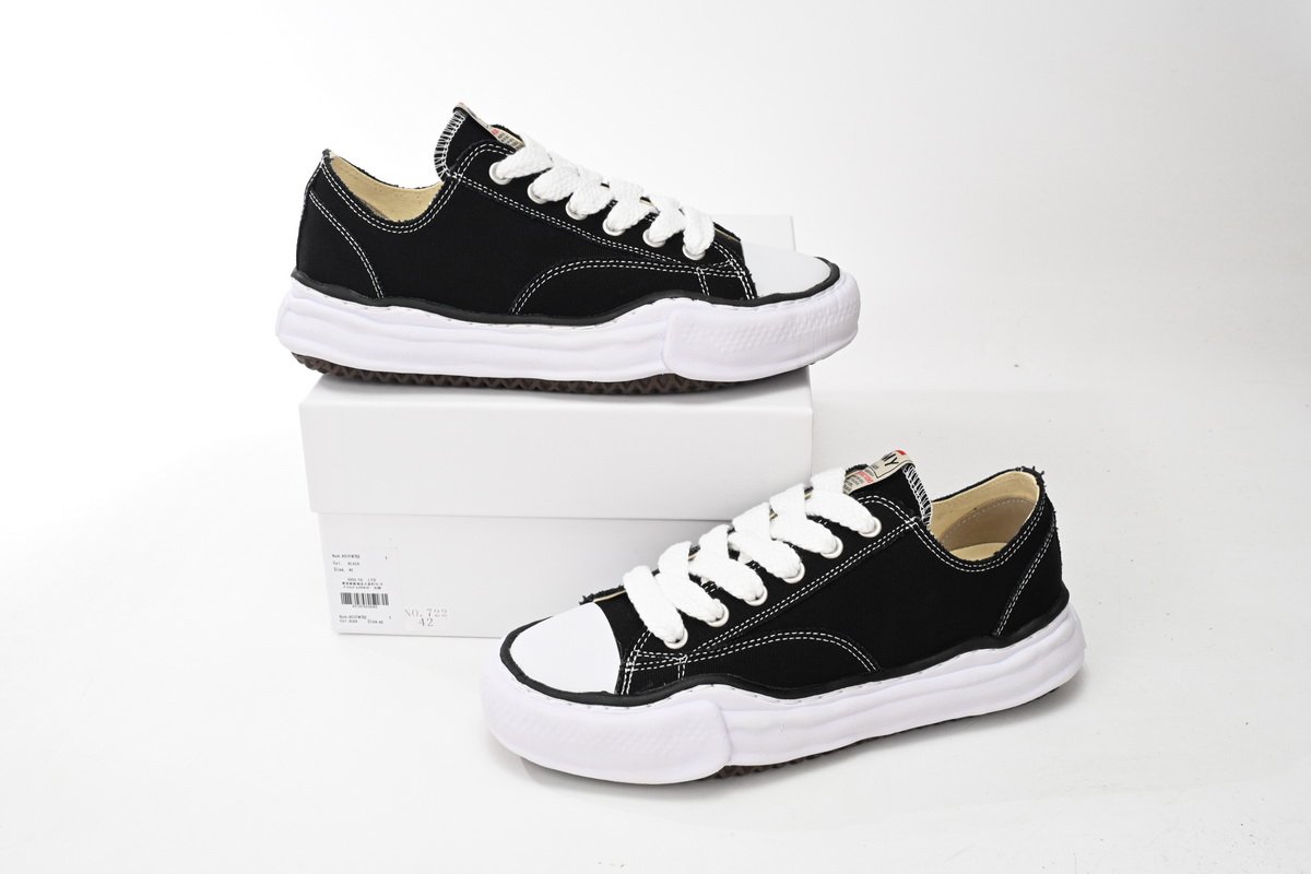 MIHARA YASUHIRO White Black NO.722 - Image 3