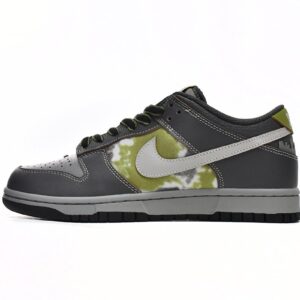 Nike Dunk Low SB Friends and Family FD8775-002