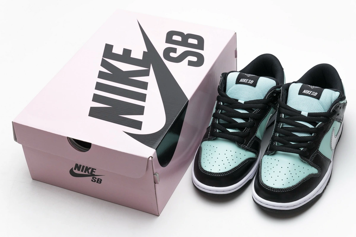 Nike Dunk SB Low Diamond Supply Co. Aqua Blue 304292-402 - Image 2