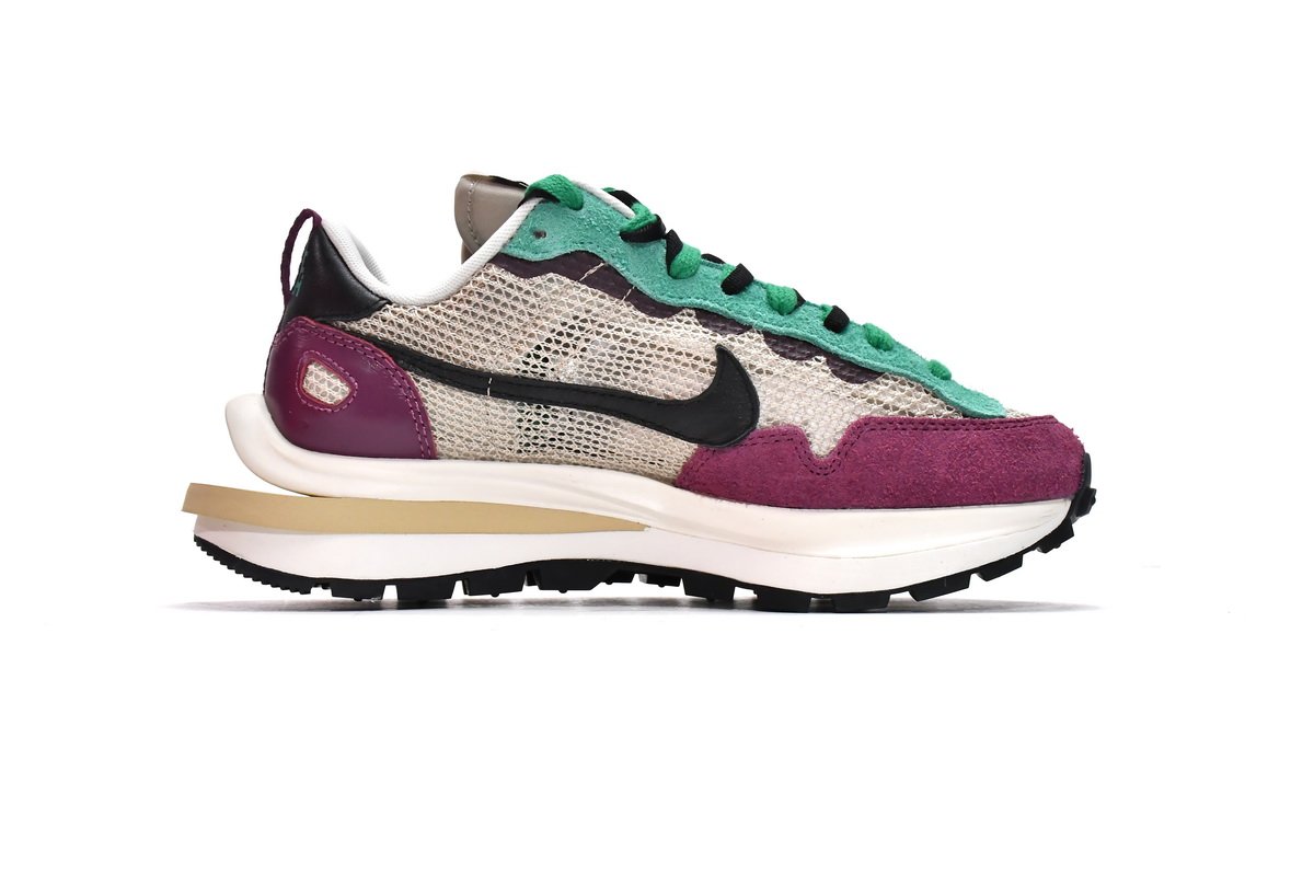 Sacai x Nike Pegasua Vaporfly String Black Villain Red DD3035-200 - Image 4