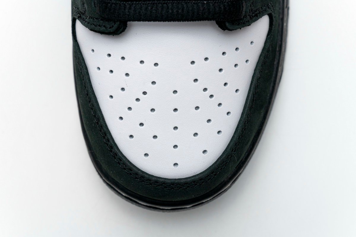 Staple x Nike SB Dunk Low “Panda Pigeon” BV1310-013 - Image 9